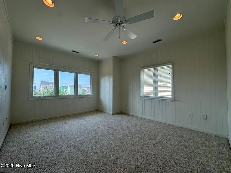 1154 Monroe Ln — Photo 18