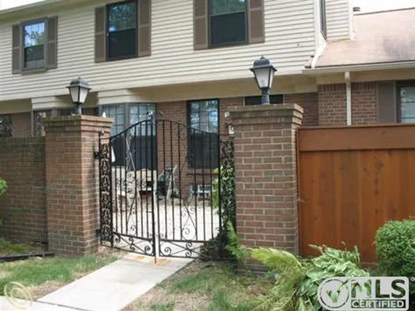 39928 Crosswinds Dr #1, Novi, MI 48375