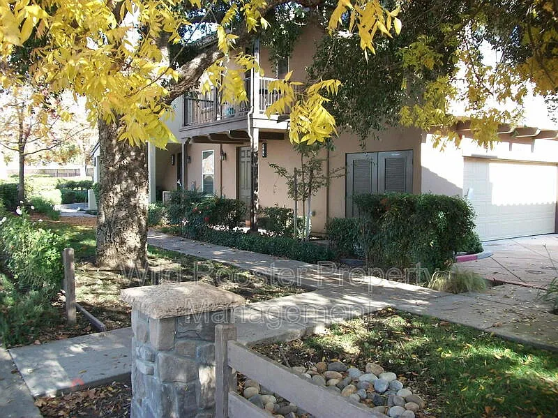 Building Photo - 400 Regatta Ln #206