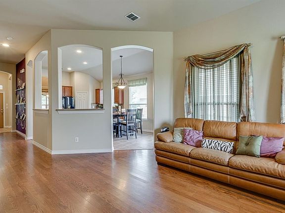 4th image of 1738 Chadwick Dr