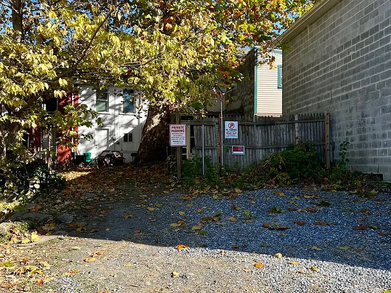 36 Hazel St — Photo 13