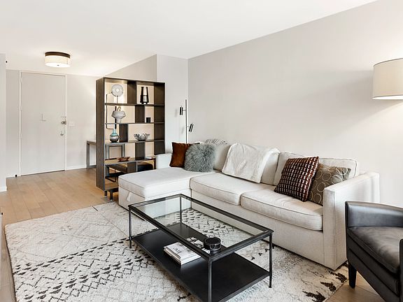 2nd image of 30 W 61st St APT 15C