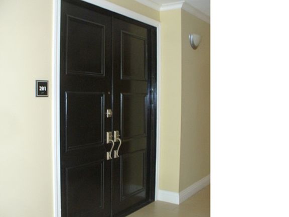 4th image of 1505 S Bentley Ave APT 201