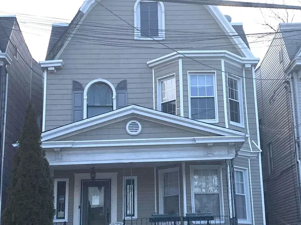 887 Montgomery Street image 1 of 11