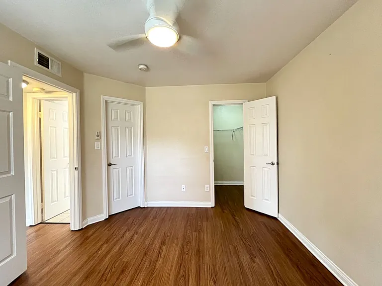 2160 Highpointe Dr #112 — Photo 22