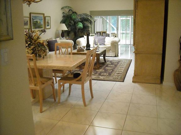 4th image of 7043 Summer Tree Dr Unit A