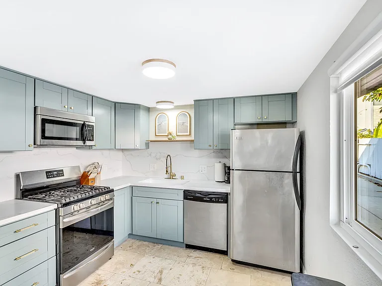 1964 Missouri St #3 — Photo 3