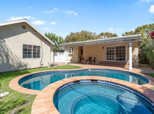 14024 Peach Grove St, Sherman Oaks, CA 91423