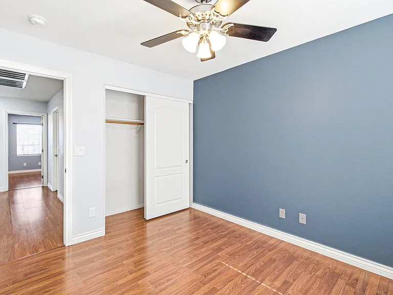 1049 Noble Isle St — Photo 39