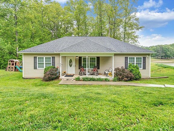 2nd image of 1508 Brookville Cir