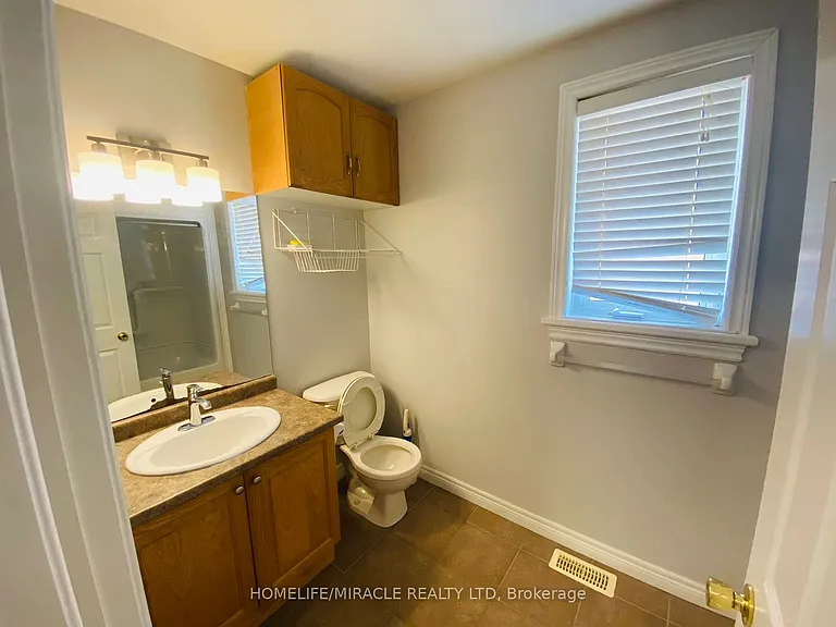 668 A Butternut Ave #MAIN — Photo 10