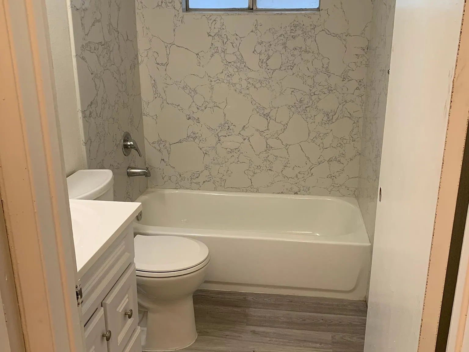 912 Carro Dr — Photo 2