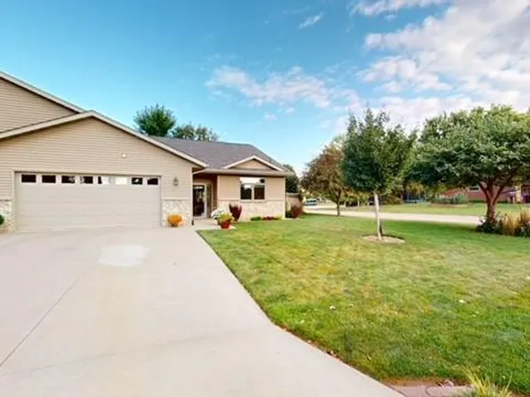 1704 Crystal Dr, Albert Lea, MN 56007