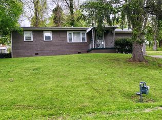 5214 Tyler View Dr, Cross Lanes, WV 25313