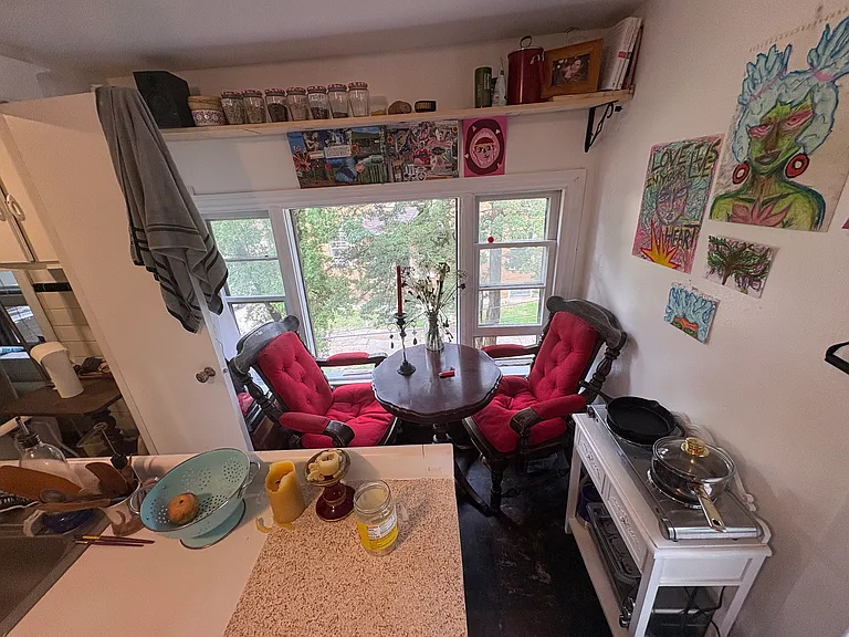 Example arrangement - sitting/eating area by another window wall