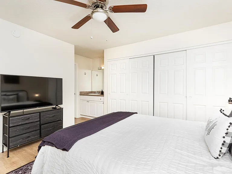 8055 E Thomas Rd — Photo 7