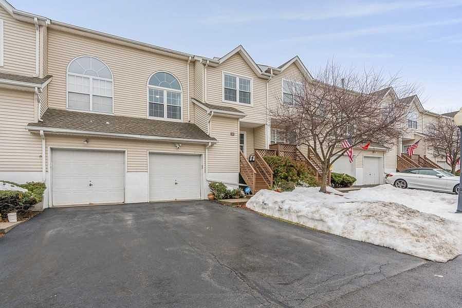 1st image of 608 Crab Apple Ln #1