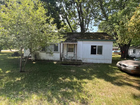 5007 1st St, Delton, MI 49046