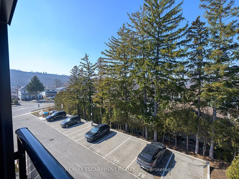 261 King St E #302 — Photo 19