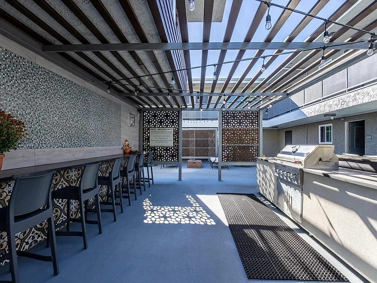 Mosaic at Western Apartments Homes — Photo 22