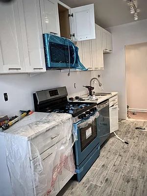 Rented by Albert Attias, LREB | media 16