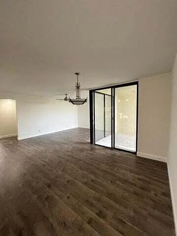 825 Egret Cir #404 — Photo 5