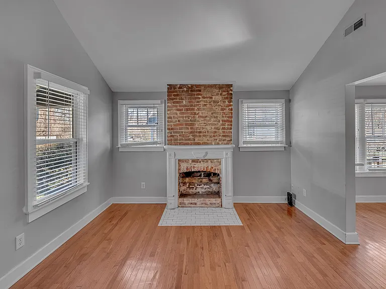 914 W Greenwood Ave — Photo 12