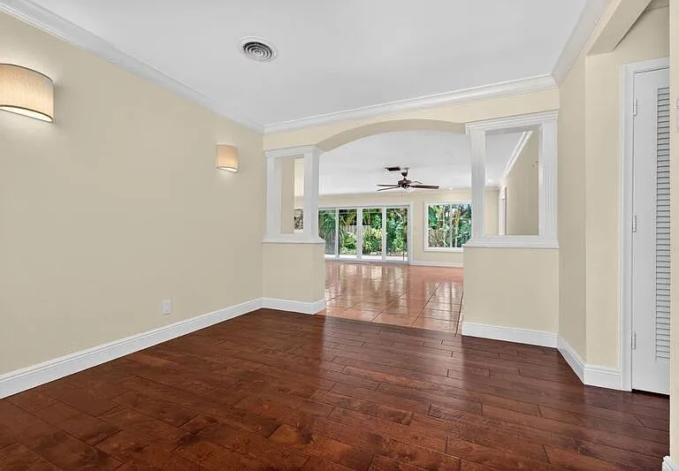 701 SW 5th St — Photo 15