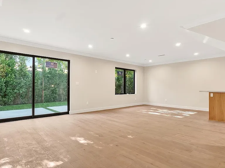 4817 Genesta Ave #1/2 — Photo 2
