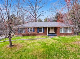 2202 Northfield Dr, Northfield, KY 40222