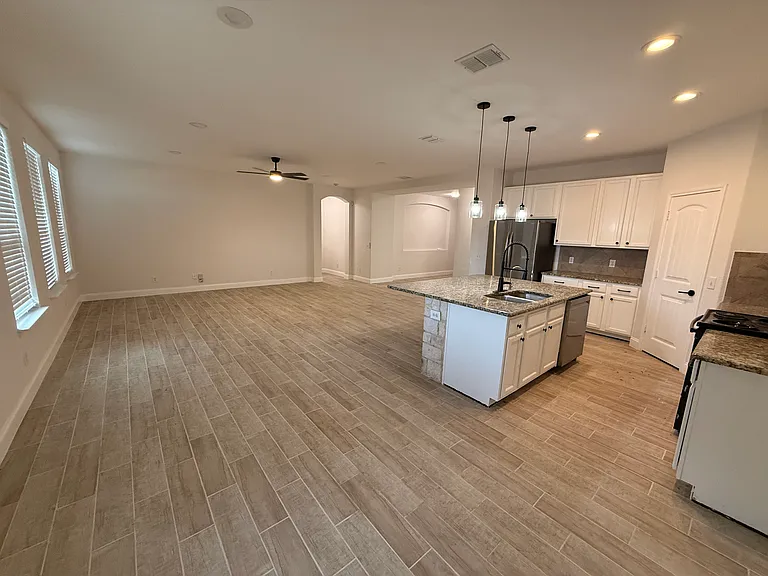 5470 Cypress Point #A — Photo 10