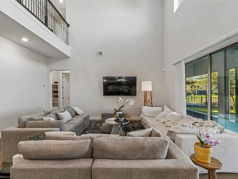 9070 Woodland Forest Rd — Photo 17
