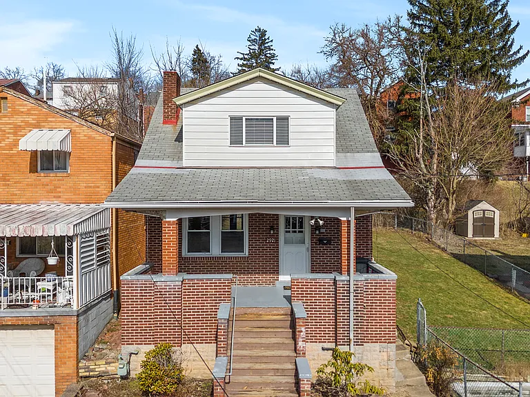 2921 Brentwood Ave — Photo 1