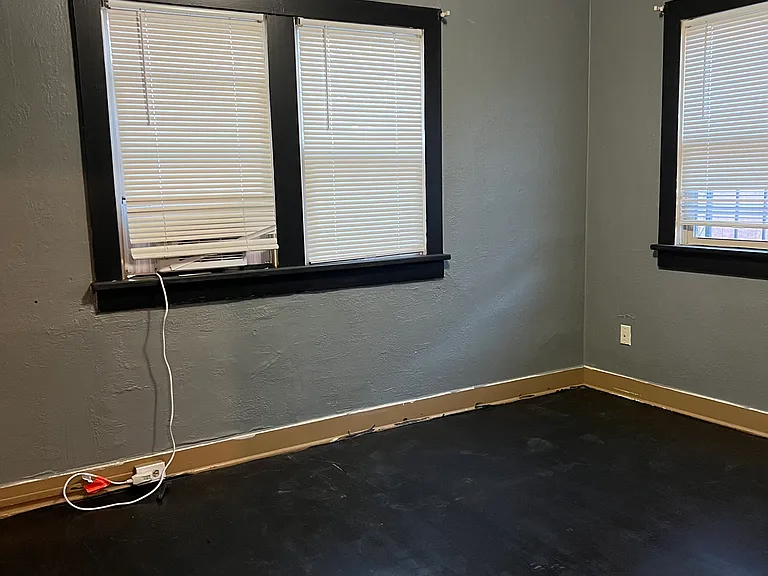 140 Girard Blvd NE — Photo 18