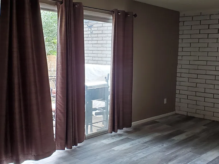 701 E Crestview Ave — Photo 3