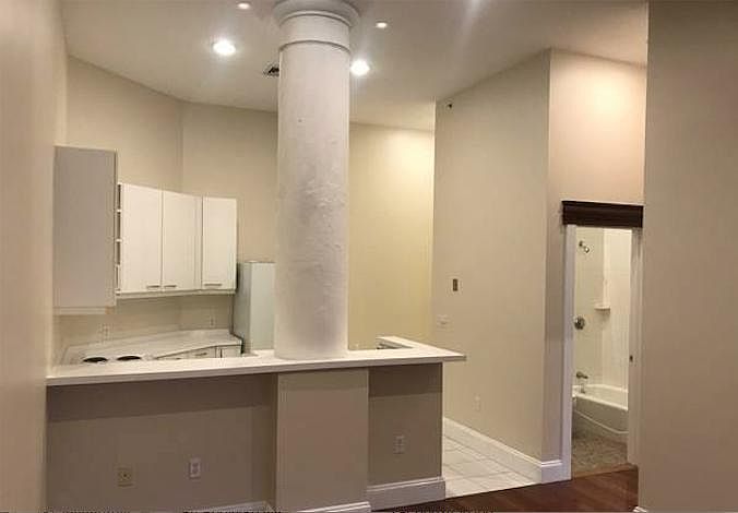 2nd image of 118 Richmond St APT 4