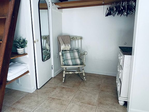2nd image of 19955 Oakmont Dr