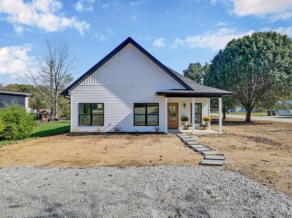 304 W Stewart Ave, Monterey, TN 38574