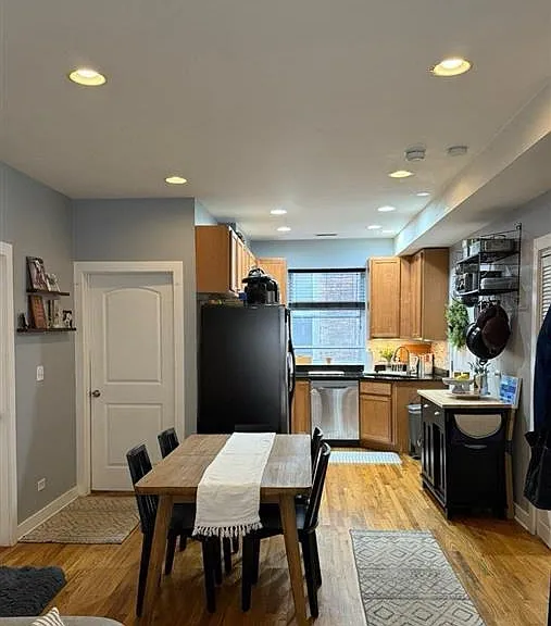 1430 N Maplewood Ave #302 — Photo 11