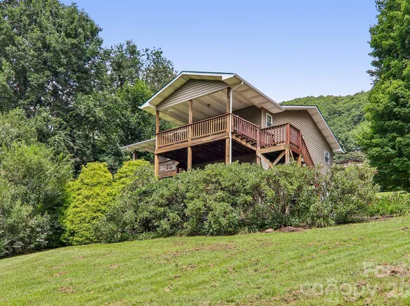 169 Highview Dr, Maggie Valley, NC 28751