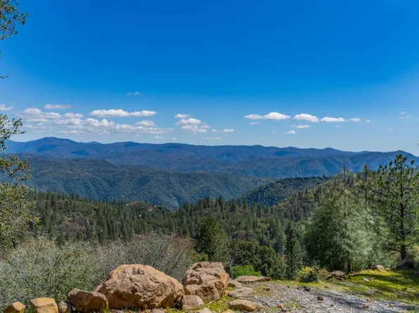 1033 Sandalwood Dr, Murphys, CA 95247