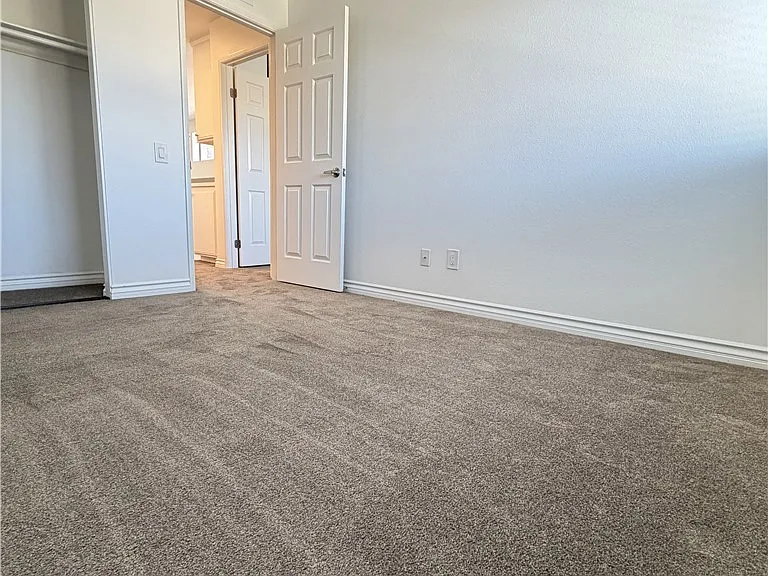 18153 Rustic Ct — Photo 27