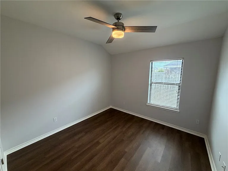 6830 Round Table St — Photo 16