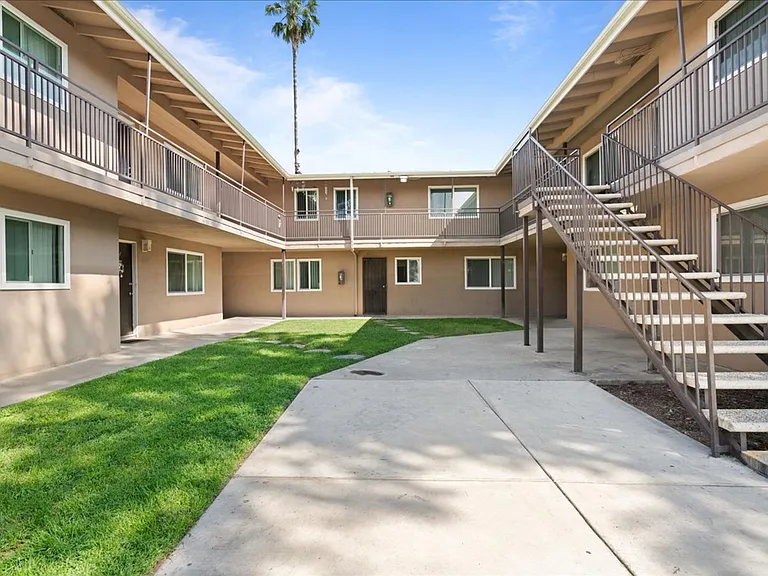 Park View Apartments- Riverside, CA — Photo 19