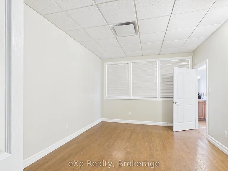 807 Queen St #2 — Photo 8