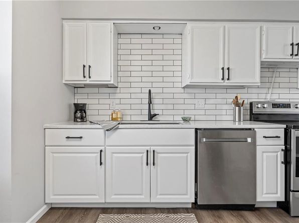 overland-park-kansas-75673854 picture