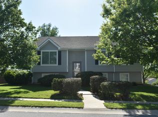 4402 Broadway Ter, Leavenworth, KS 66048