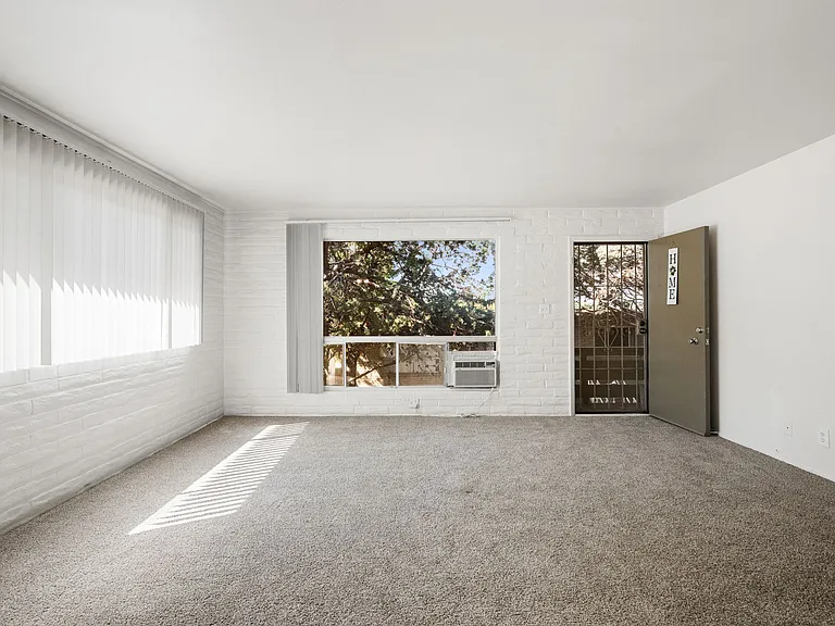 Carleton Terrace Apartments — Photo 14