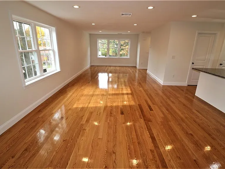 121 Hillcrest Ave — Photo 6