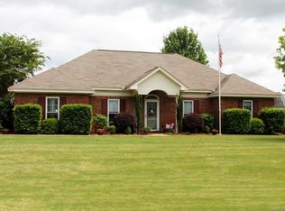 373 McRae Rd, Deatsville, AL 36022